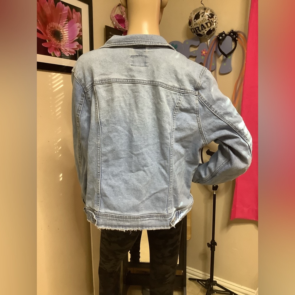 Universal thread jean jacket - Picture 3 of 12